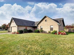 590 Autumn Creek Dr, Fairborn, OH 45324