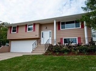 1812 Crandon Ln, Schaumburg, IL 60193