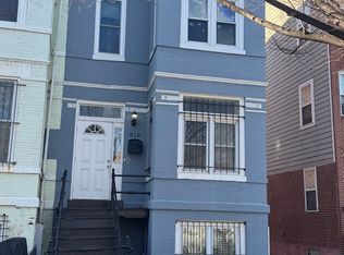 810 5th St NE APT 2, Washington, DC 20002