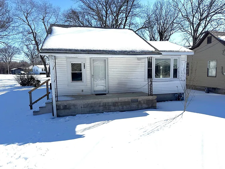 418 S Washington Ave — Photo 1