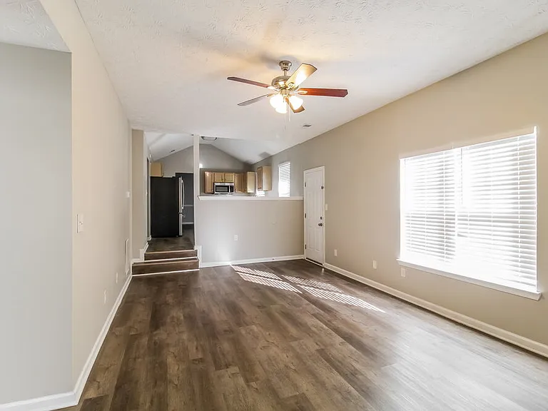 2098 Sugar Creek Falls Ct SE — Photo 5