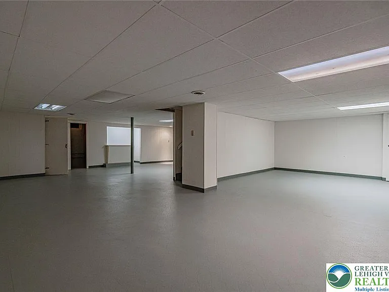 3608 S Highland St — Photo 72