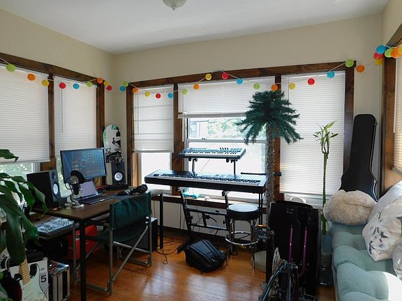 3rd image of 1104 W Columbia Ave APT 3S