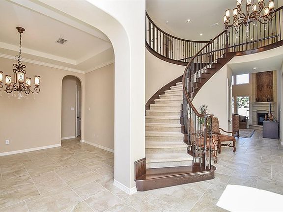 4th image of 55 Genova Way Ln