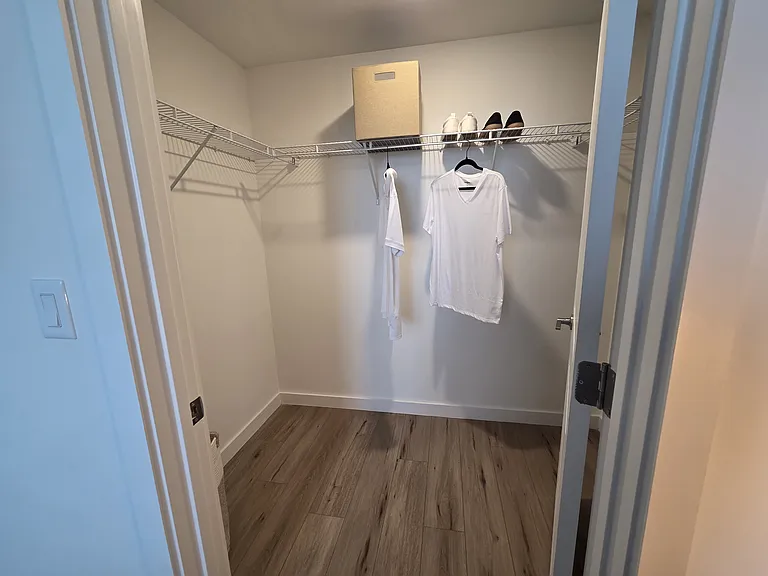 670 W 70th Pl #B1 — Photo 19