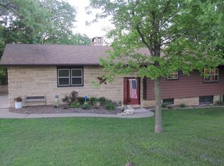 13527 N Cascade Rd, Dubuque, IA 52003