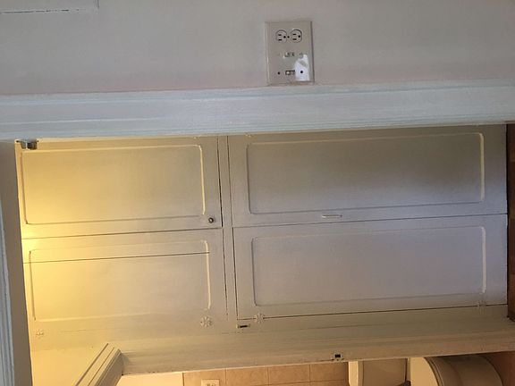 3rd image of 3084 37th St APT 3