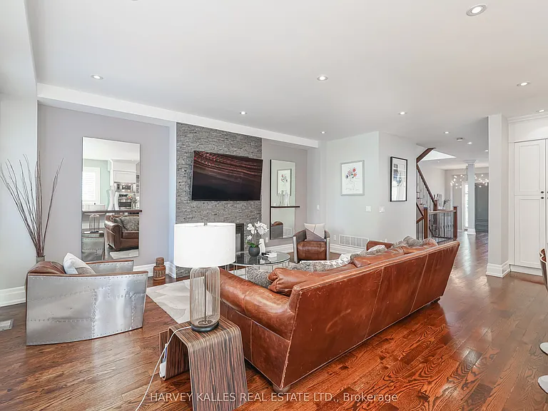 44 Churchill Ave — Photo 13