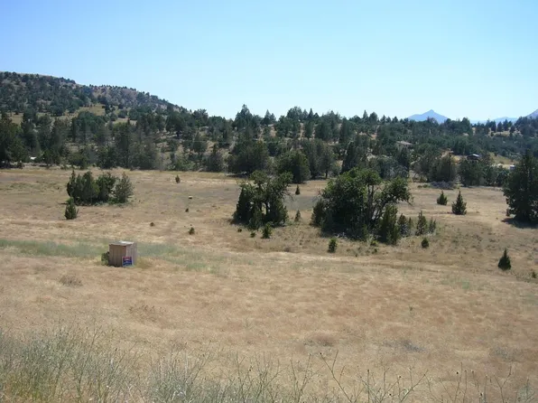 Omega Rd, Montague, CA 96064