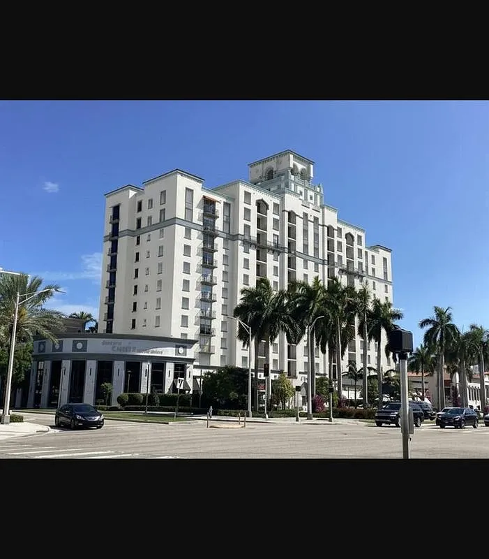 2 bed, 2.0 bath, 1132 sqft, $5,000 — Photo 2