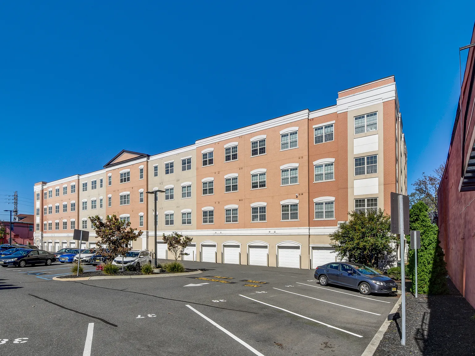 Station Place Apartments — Photo 2