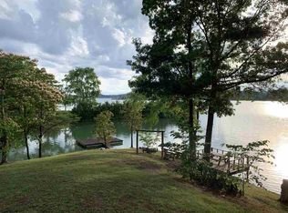1015 Lake Ridge Dr, Dandridge, TN 37725