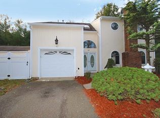 43 Candlewick Ct, Matawan, NJ 07747