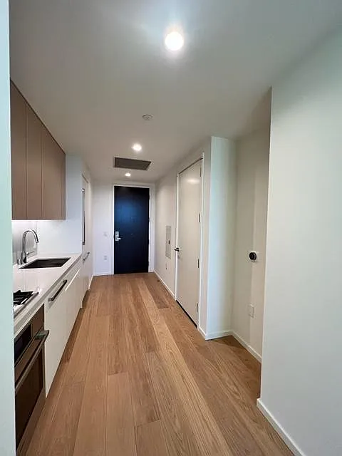 Studio, 496 sqft, $2,800 — Photo 3