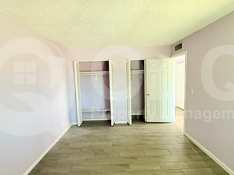 1442 N 53rd Dr — Photo 16