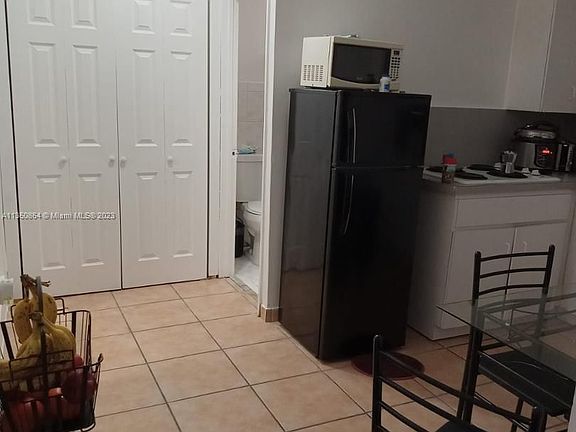 3rd image of 141 NW 27th Ct #3