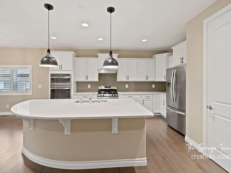 9547 Dewitt Dr — Photo 18