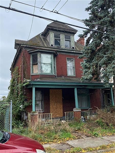 2nd image of 241 Kennedy Ave
