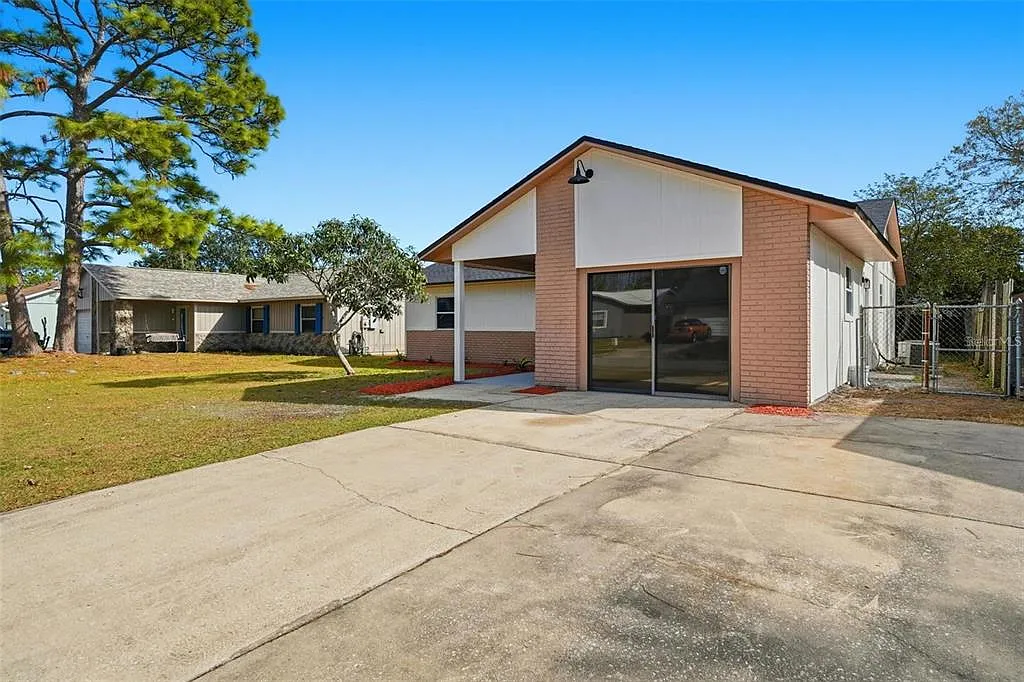 3 bed, 2.0 bath, 1550 sqft, $2,595 — Photo 4