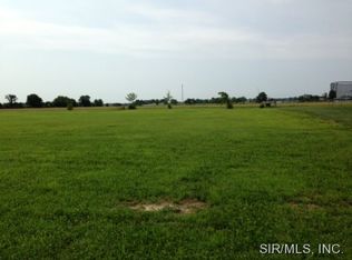 9650 Fieldcrest Pl, Breese, IL 62230