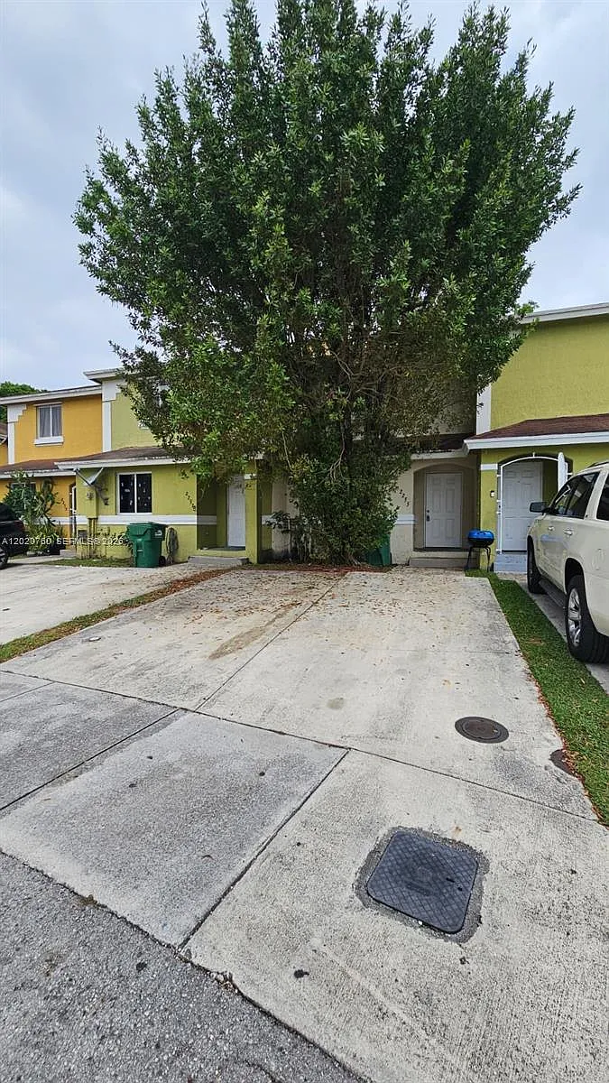 Building Photo - 2255 NW 136th Ter #2255