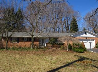 814 Shullo Dr, Akron, OH