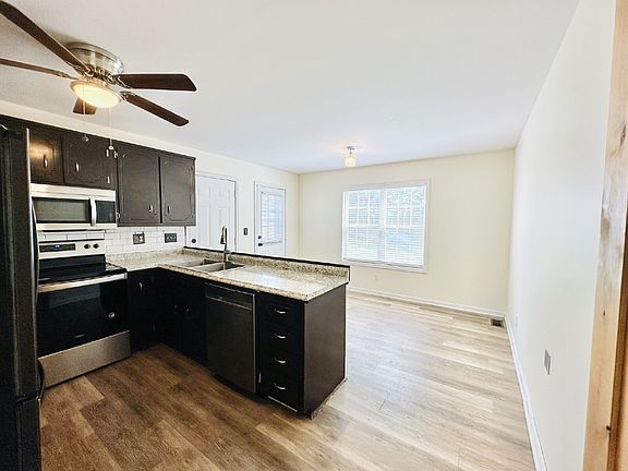 3rd image of 3248 N Senseney Cir
