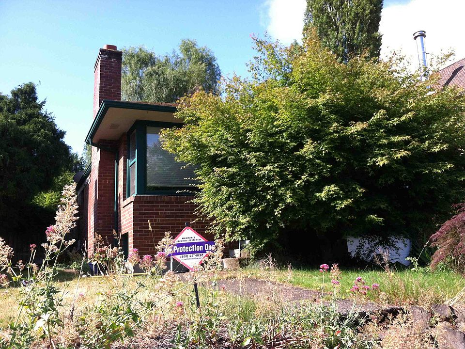 1st image of 6015 NE 61st St