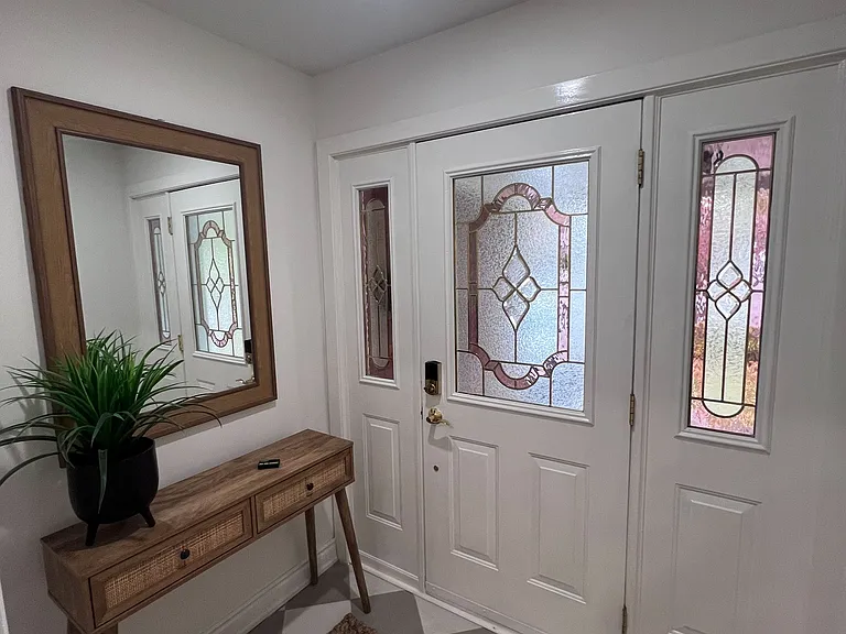 195 Upper Canada Dr — Photo 5