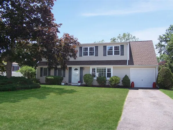 4 Fowler Lane, Mount Sinai, NY 11766