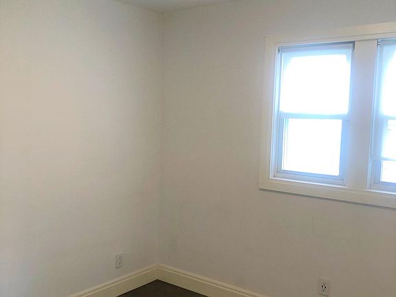 4th image of 128 King Ave Floor 1