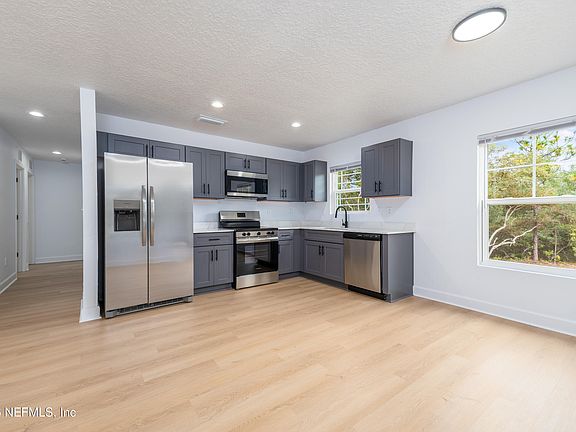 3rd image of 6297 HUTCHINSON Avenue