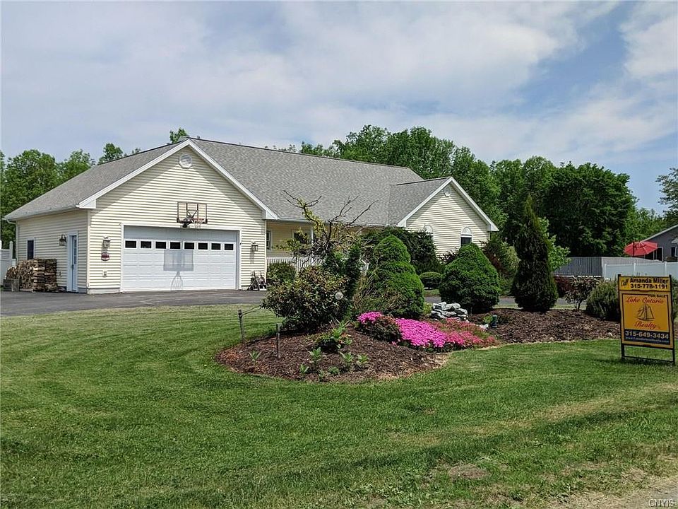 2nd image of 219 Garden Wall Dr