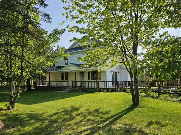 223 N Luce Ave, Fremont, MI 49412
