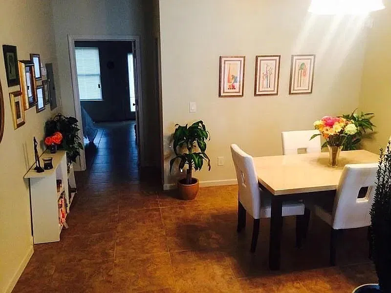 2 bed, 1300 sqft, $2,000 — Photo 3
