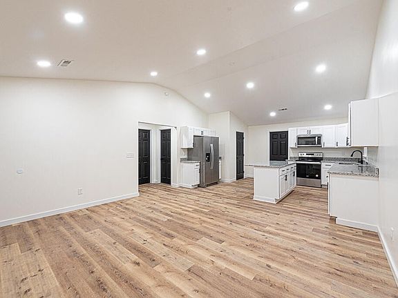 5th image of 1304 Richardson St