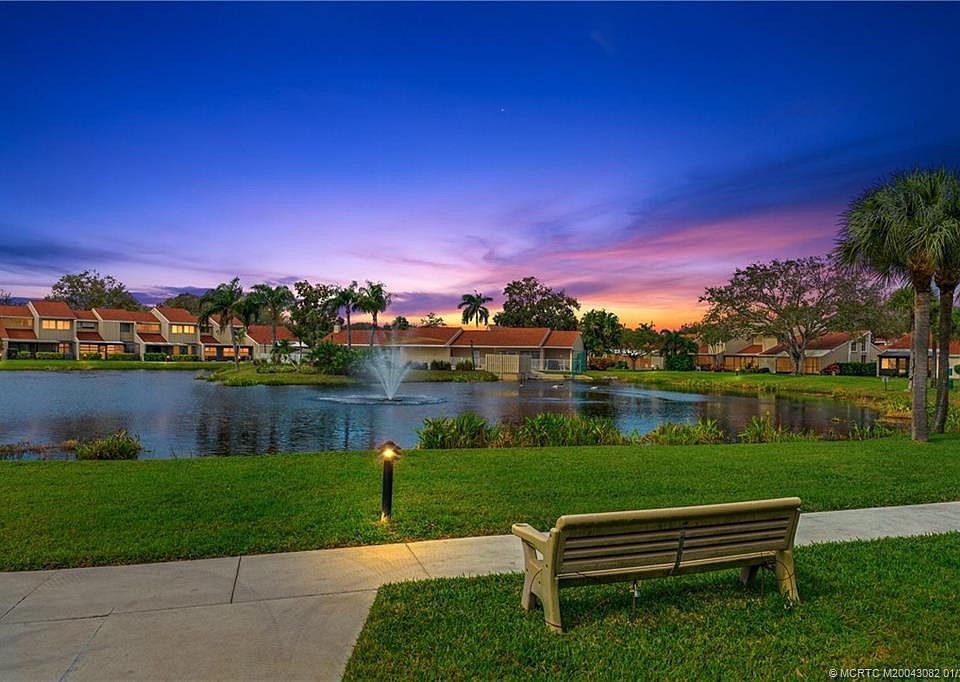 1st image of 1626 SW Crossing Cir