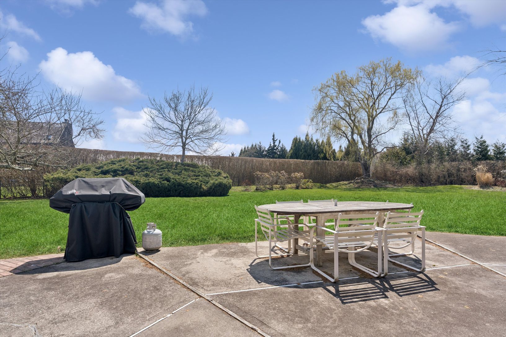  Bar B Q Area