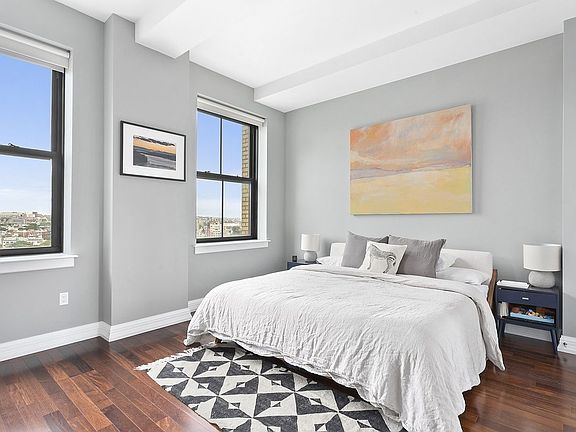 4th image of 1 Hanson Pl APT 13G