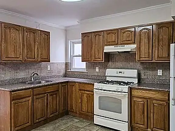2nd image of 20-27 36th St #3
