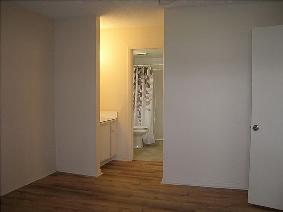 4th image of 454 Grove Isle Cir Unit 454