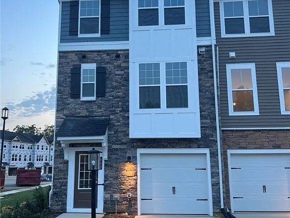 5th image of 630 McCormick Farm Dr
