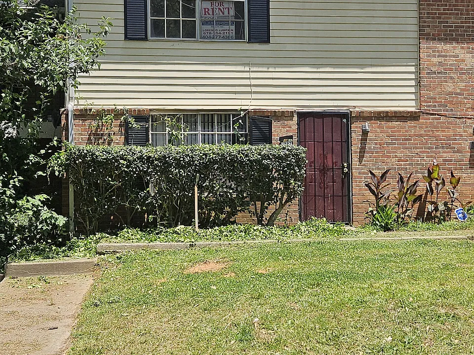 1987 Whitehall Forest Ct SE