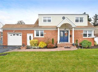 23 Berkshire Rd, Bethpage, NY 11714