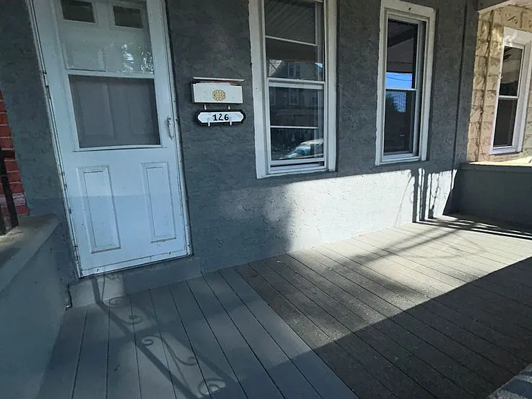 126 Darcy Ave — Photo 3