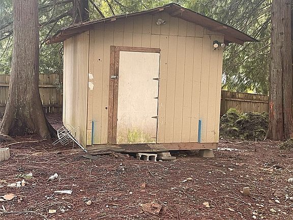 2nd image of 81 E Annas Way