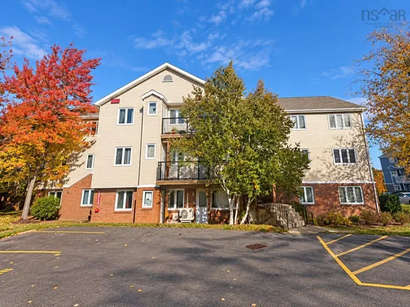 131 Farnham Gate Rd #303, Halifax, NS B3M 4A4