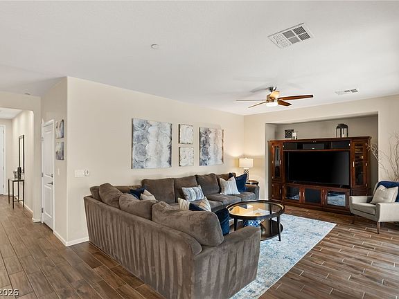 5th image of 2585 Sable Ridge St