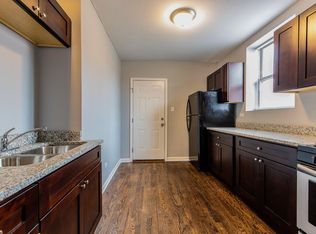 7525-33 S Kingston Ave #3E, Chicago, IL 60649