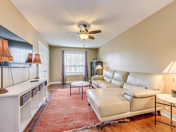 3rd image of 6 Wood Cir